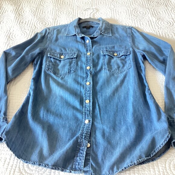 J.Crew Tops - J.Crew Western chambray shirt Women Size 4